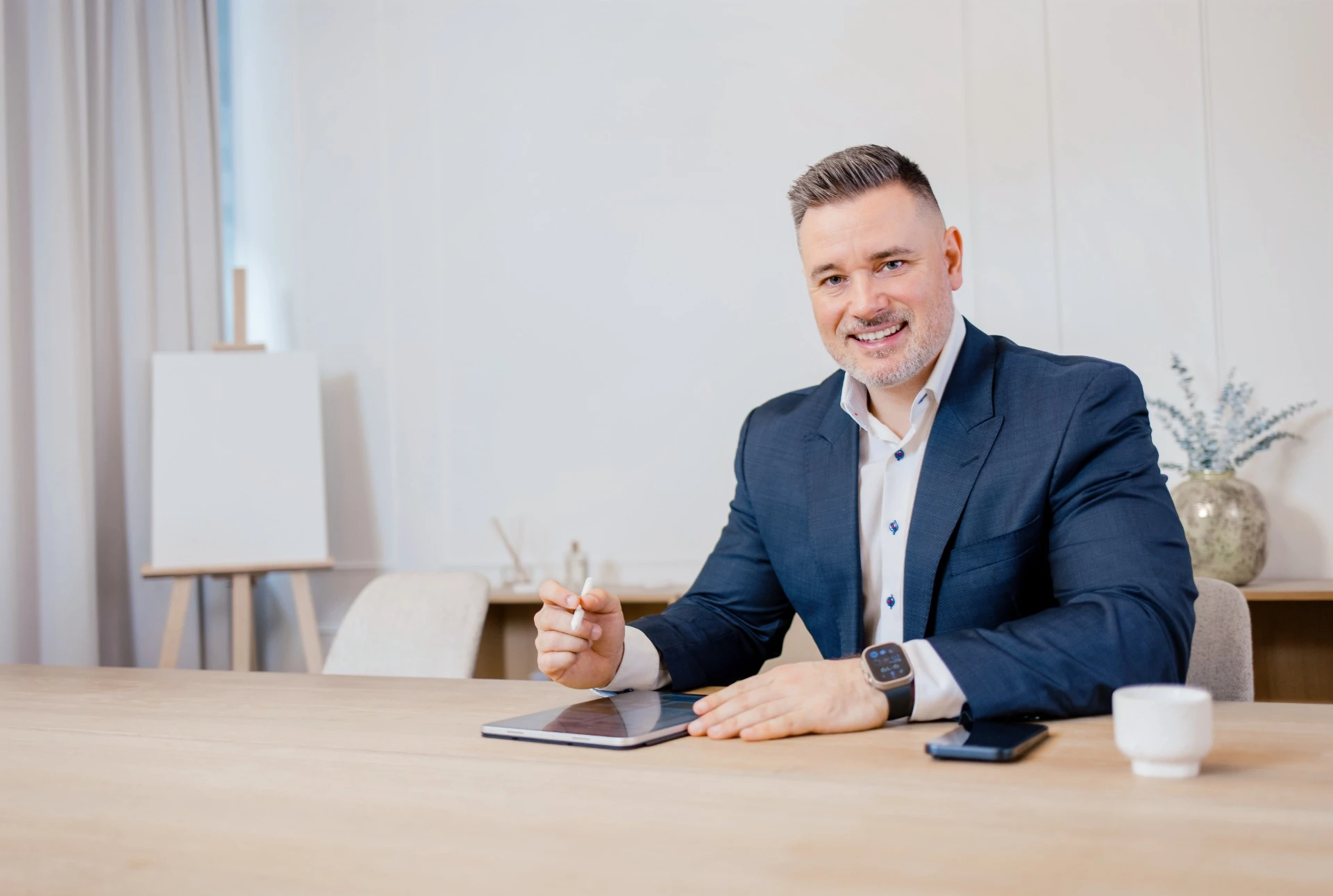 Vedení firmy – portrét u stolu