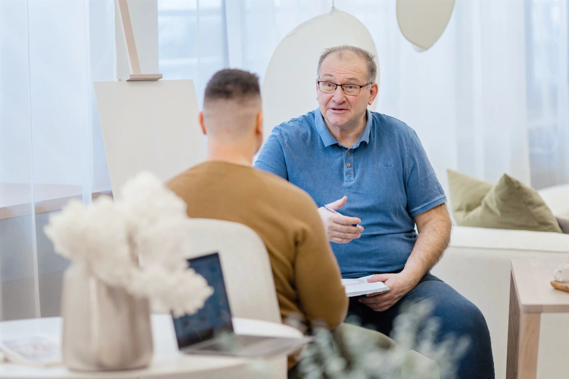 Konzultace s klientem při byznys focení – Praha